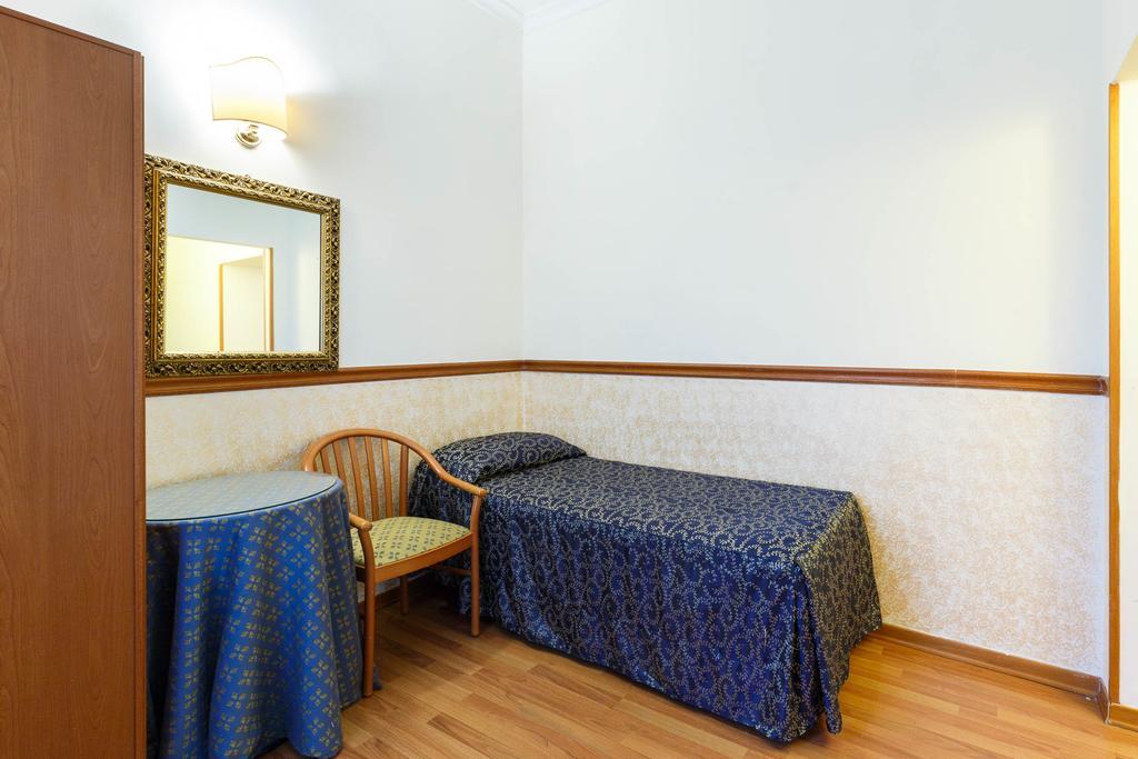 Hotel Paris Рим Экстерьер фото